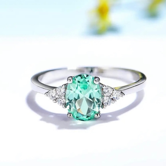 Exquisite Zultanite Lab-Grown Gemstone Ring - Light Mint - Picture 3 of 4